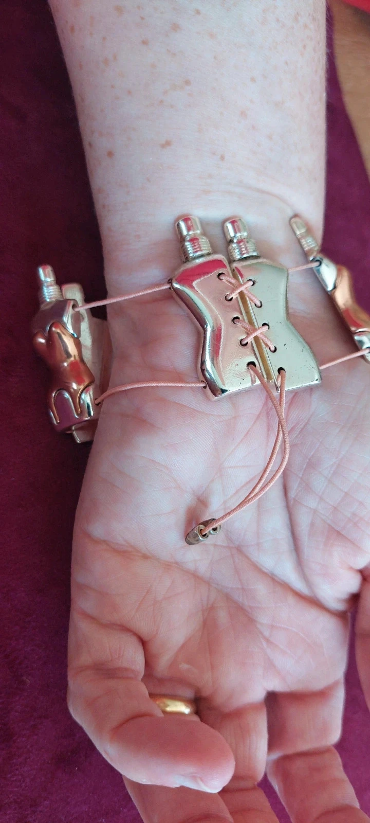 Bracelet Manchette Vintage Jean Paul Gaultier Parfums – Iconique Corset / Buste – photo 6